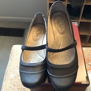 Life Stride Soft System dark brown shoes